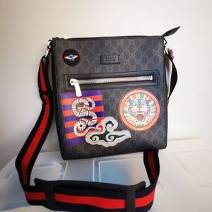 GUCCI SUPREME BLACK GG NIGHT COURIER BAG
